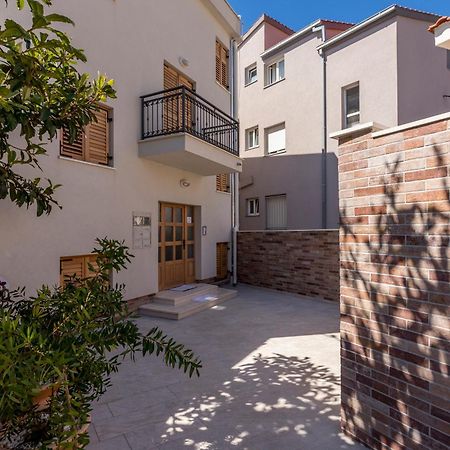 Apartments Lea Podstrana Bagian luar foto