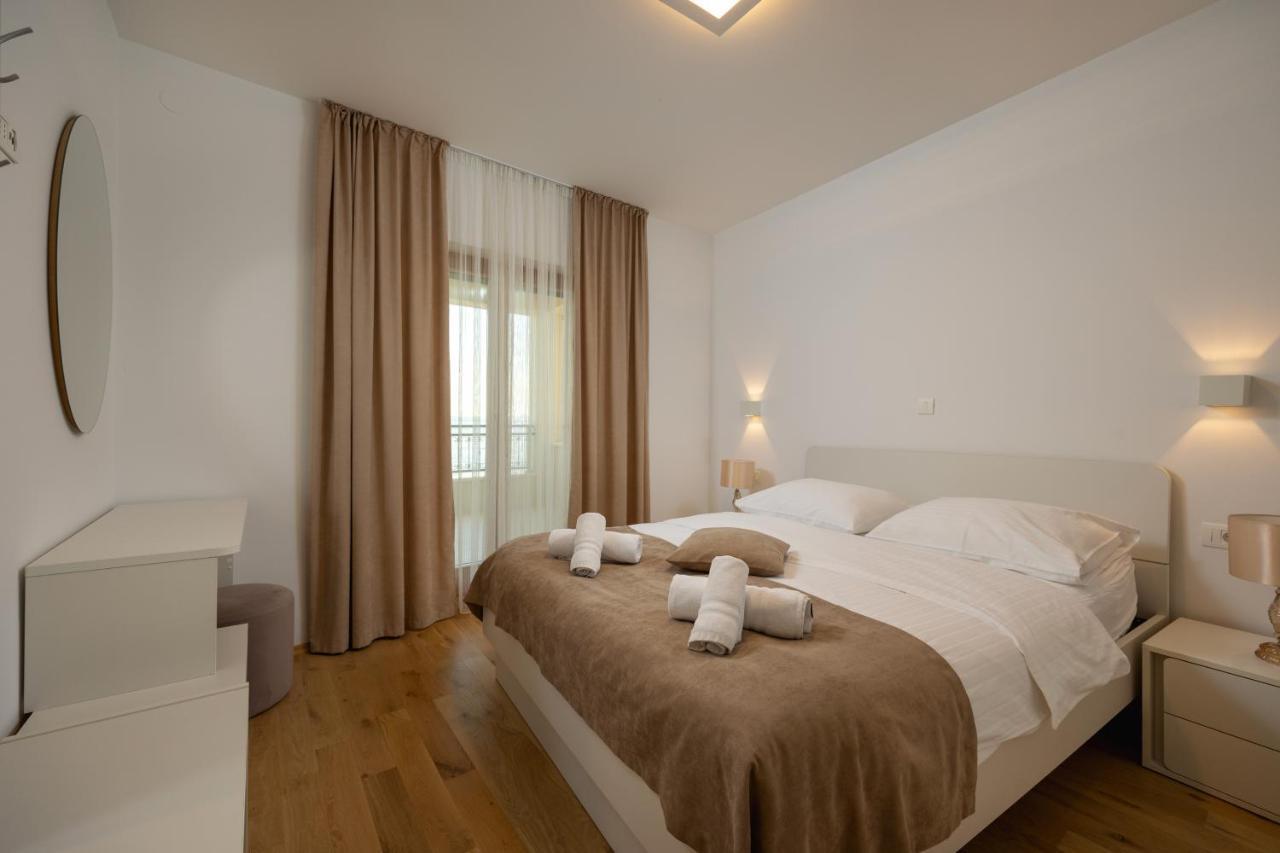 Apartments Lea Podstrana Bagian luar foto