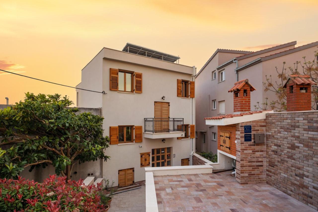 Apartments Lea Podstrana Bagian luar foto