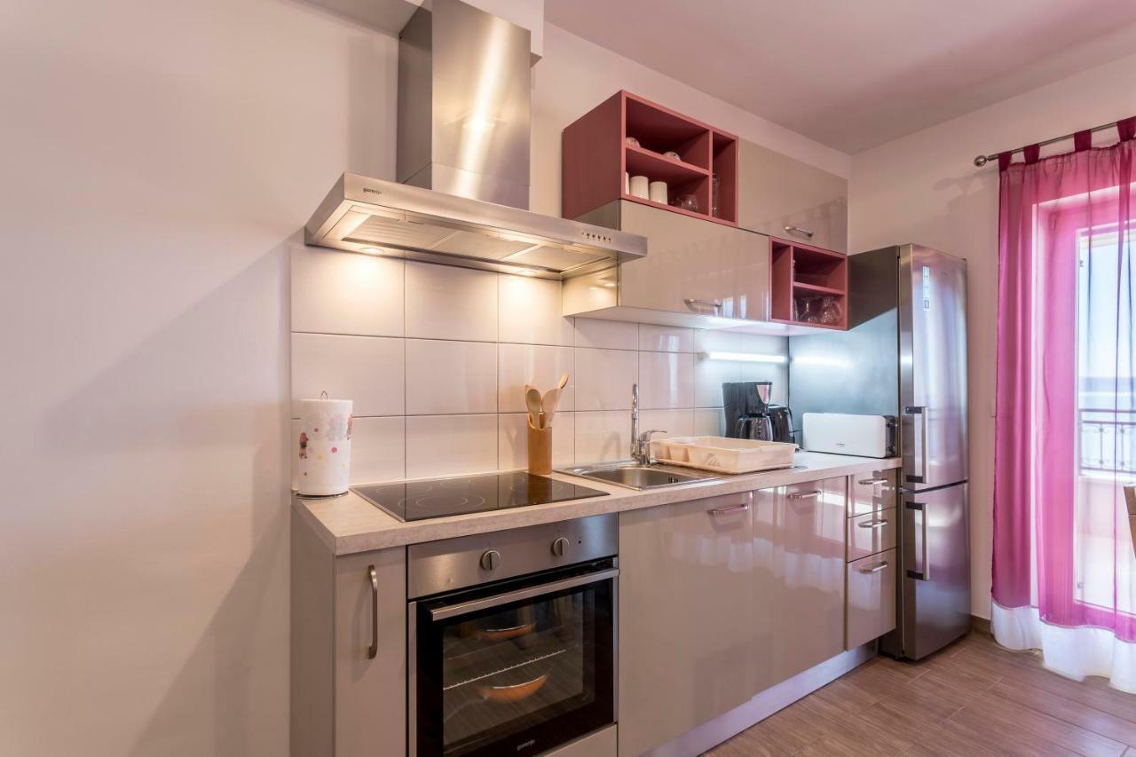 Apartments Lea Podstrana Bagian luar foto